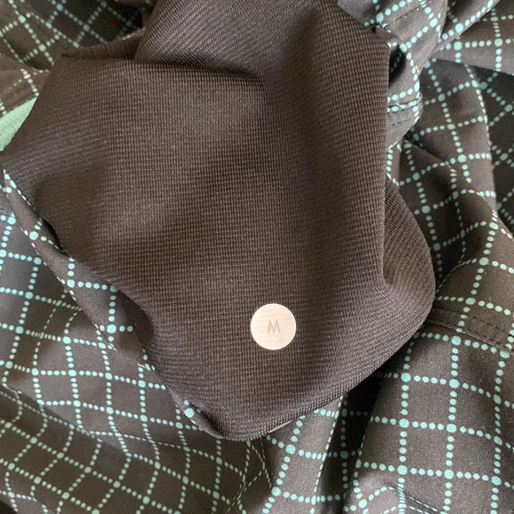 Lululemon T.H.E. Lined Shorts 9” EUC - Picture 10 of 11